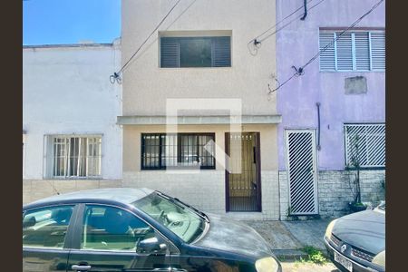 Casa à venda com 150m², 3 quartos e sem vaga Casa à venda com 150m², 3 quartos e sem vagaFachada