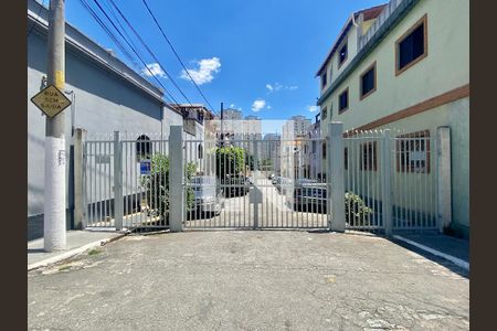 Casa à venda com 150m², 3 quartos e sem vaga Casa à venda com 150m², 3 quartos e sem vagaFachada