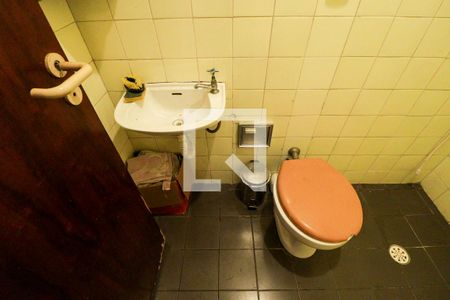 Casa à venda com 300m², 5 quartos e 1 vagaÁrea de Serviço e Banheiro de Serviço