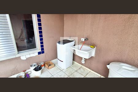 Casa à venda com 200m², 4 quartos e 1 vaga Casa à venda com 200m², 4 quartos e 1 vagaÁrea de Serviço