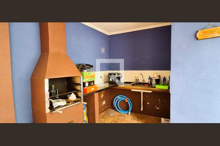 Casa à venda com 200m², 4 quartos e 1 vaga Casa à venda com 200m², 4 quartos e 1 vagaQuintal