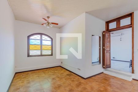 Sala de casa à venda com 4 quartos, 163m² em Guarujá, Porto Alegre