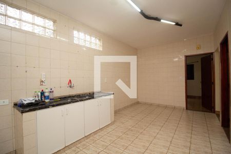 Casa para alugar com 154m², 3 quartos e 2 vagas Casa para alugar com 154m², 3 quartos e 2 vagasCozinha