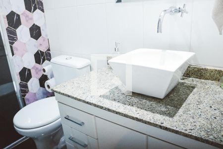 Casa à venda com 94m², 3 quartos e 2 vagasBanheiro