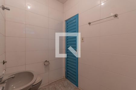 Casa à venda com 630m², 4 quartos e 9 vagasEdícula - Banheiro