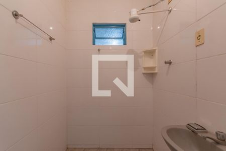 Casa à venda com 630m², 4 quartos e 9 vagasEdícula - Banheiro