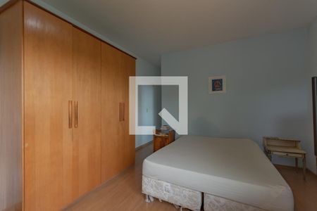 Casa à venda com 630m², 4 quartos e 9 vagasSuíte