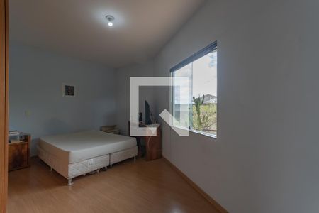 Casa à venda com 630m², 4 quartos e 9 vagasSuíte