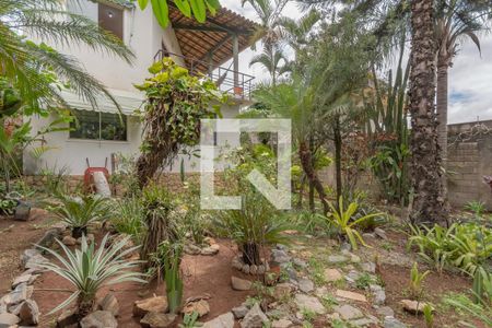 Casa à venda com 630m², 4 quartos e 9 vagasÁrea Externa