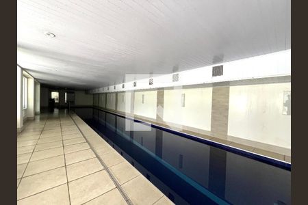 Apartamento à venda com 70m², 2 quartos e 2 vagasÁrea comum - Piscina coberta