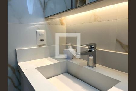 Apartamento à venda com 70m², 2 quartos e 2 vagasBanheiro da Suíte