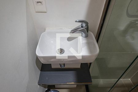 Banheiro de kitnet/studio à venda com 1 quarto, 19m² em Pinheiros, São Paulo