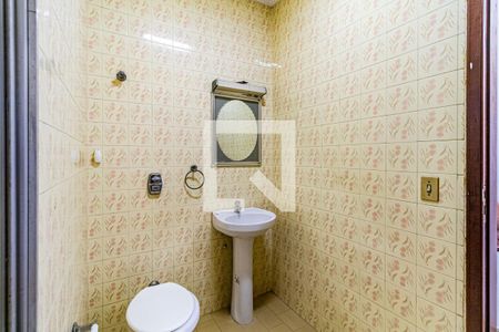 Casa à venda com 300m², 3 quartos e 2 vagasBanheiro social