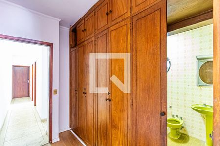 Casa à venda com 300m², 3 quartos e 2 vagasSuite - Closet