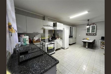 Casa à venda com 4 quartos, 345m² em Vila Rosalia, Guarulhos