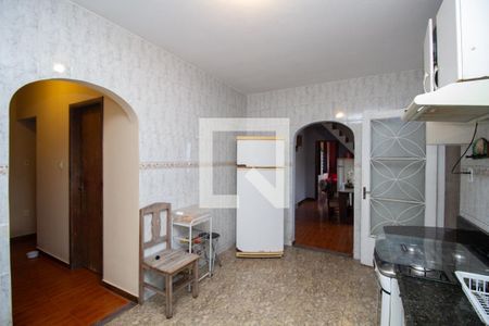 Casa à venda com 927m², 6 quartos e 5 vagas Casa à venda com 927m², 6 quartos e 5 vagasCozinha