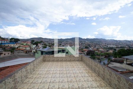 Casa à venda com 927m², 6 quartos e 5 vagas Casa à venda com 927m², 6 quartos e 5 vagasÁrea externa