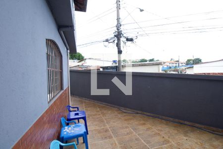 Casa à venda com 927m², 6 quartos e 5 vagas Casa à venda com 927m², 6 quartos e 5 vagasÁrea externa casa 2