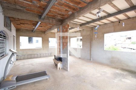 Casa à venda com 927m², 6 quartos e 5 vagas Casa à venda com 927m², 6 quartos e 5 vagasÁrea de Serviço