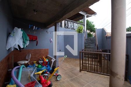 Casa à venda com 927m², 6 quartos e 5 vagas Casa à venda com 927m², 6 quartos e 5 vagasÁrea externa casa 2