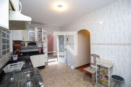 Casa à venda com 927m², 6 quartos e 5 vagas Casa à venda com 927m², 6 quartos e 5 vagasCozinha