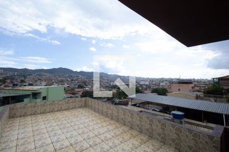 Casa à venda com 927m², 6 quartos e 5 vagas Casa à venda com 927m², 6 quartos e 5 vagasÁrea externa