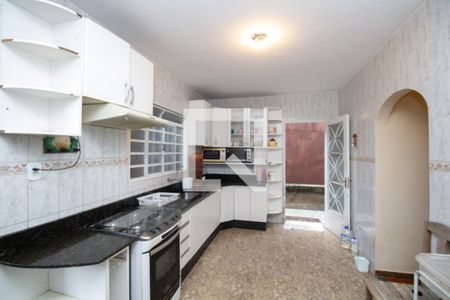 Casa à venda com 927m², 6 quartos e 5 vagas Casa à venda com 927m², 6 quartos e 5 vagasCozinha