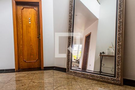 Casa de condomínio para alugar com 609m², 4 quartos e 4 vagas Casa de condomínio para alugar com 609m², 4 quartos e 4 vagasHall de entrada