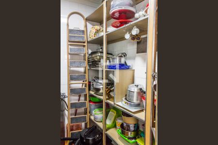 Casa de condomínio para alugar com 609m², 4 quartos e 4 vagas Casa de condomínio para alugar com 609m², 4 quartos e 4 vagasDespensa