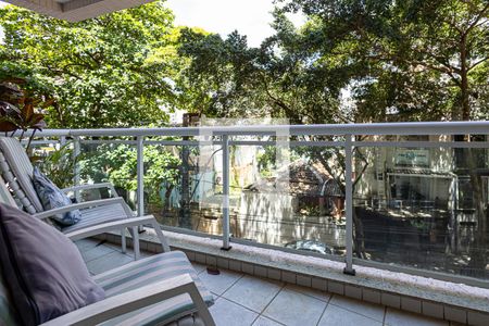 Apartamento à venda com 70m², 2 quartos e 1 vagaÁrea de Serviço