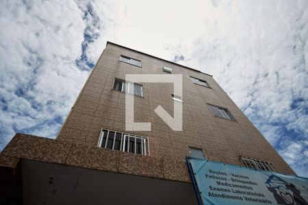 Apartamento para alugar com 56m², 2 quartos e 1 vaga Apartamento para alugar com 56m², 2 quartos e 1 vagaFachada