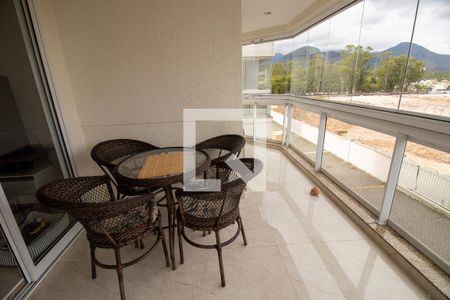 Apartamento à venda com 73m², 2 quartos e 1 vagaVaranda