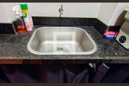 Casa à venda com 382m², 5 quartos e 3 vagas Casa à venda com 382m², 5 quartos e 3 vagaslavanderia