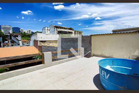 Casa à venda com 382m², 5 quartos e 3 vagas Casa à venda com 382m², 5 quartos e 3 vagascobertura