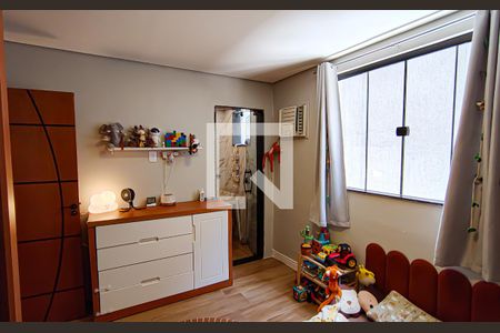 Casa à venda com 382m², 5 quartos e 3 vagas Casa à venda com 382m², 5 quartos e 3 vagasquarto 2 suíte