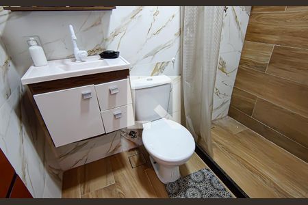 Casa à venda com 382m², 5 quartos e 3 vagas Casa à venda com 382m², 5 quartos e 3 vagasbanheiro social