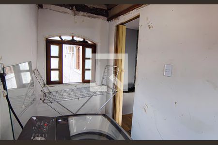 Casa à venda com 382m², 5 quartos e 3 vagas Casa à venda com 382m², 5 quartos e 3 vagaslavanderia