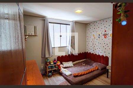 Casa à venda com 382m², 5 quartos e 3 vagas Casa à venda com 382m², 5 quartos e 3 vagasquarto 2 suíte