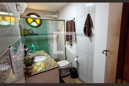 Casa à venda com 382m², 5 quartos e 3 vagas Casa à venda com 382m², 5 quartos e 3 vagascasa 2 - banheiro