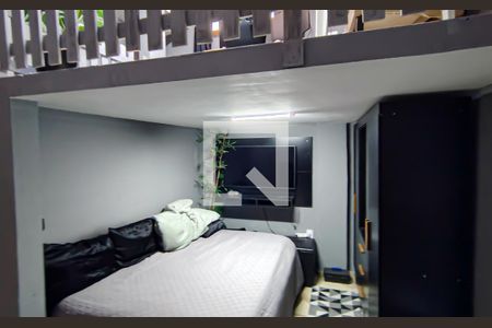 Casa à venda com 382m², 5 quartos e 3 vagas Casa à venda com 382m², 5 quartos e 3 vagascasa 2 - quarto 1 com mesanino