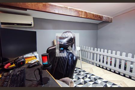 Casa à venda com 382m², 5 quartos e 3 vagas Casa à venda com 382m², 5 quartos e 3 vagascasa 2 - quarto 1 com mesanino