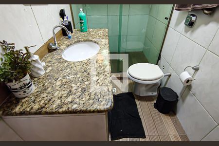 Casa à venda com 382m², 5 quartos e 3 vagas Casa à venda com 382m², 5 quartos e 3 vagascasa 2 - banheiro