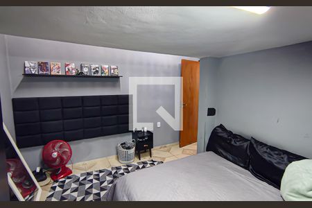 Casa à venda com 382m², 5 quartos e 3 vagas Casa à venda com 382m², 5 quartos e 3 vagascasa 2 - quarto 1 com mesanino