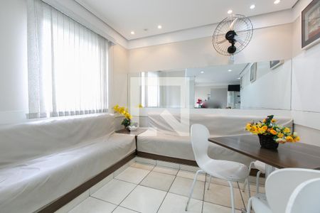 Apartamento para alugar com 44m², 2 quartos e 1 vagaÁrea comum - Salão de Festas