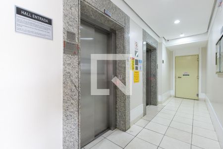 Apartamento para alugar com 44m², 2 quartos e 1 vagaHall - Elevador 