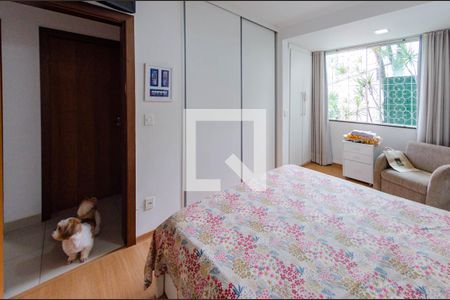 Apartamento à venda com 136m², 3 quartos e 2 vagas Apartamento à venda com 136m², 3 quartos e 2 vagasSuíte