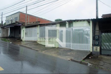 Casa para alugar com 180m², 3 quartos e 9 vagas Casa para alugar com 180m², 3 quartos e 9 vagasFachada