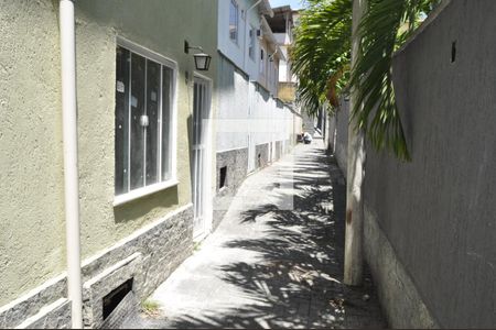 Corredor de casa de condomínio para alugar com 2 quartos, 69m² em Piedade, Rio de Janeiro