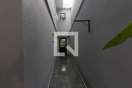 Casa para alugar com 250m², 4 quartos e 2 vagasCorredor externo