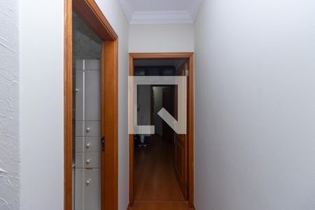 Casa para alugar com 250m², 4 quartos e 2 vagasCorredor Quartos